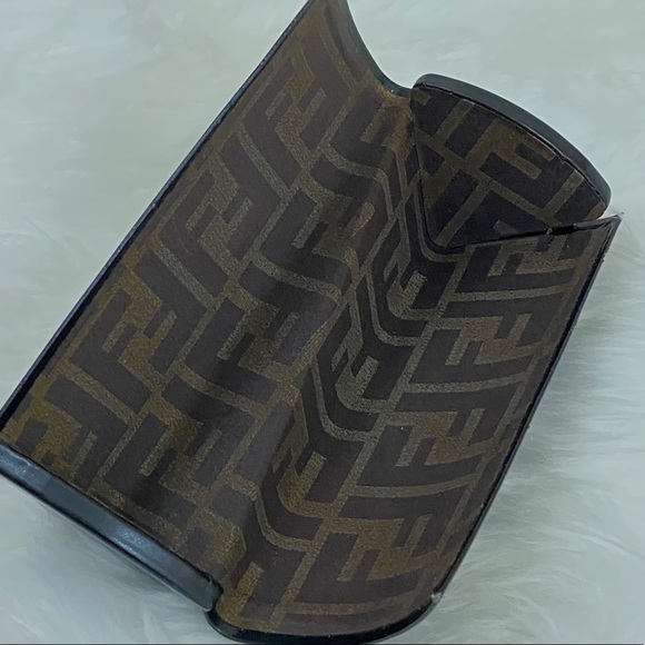 Fendi Twist Close Hard Glasses Case w/ Logo - Picture 3 of 3